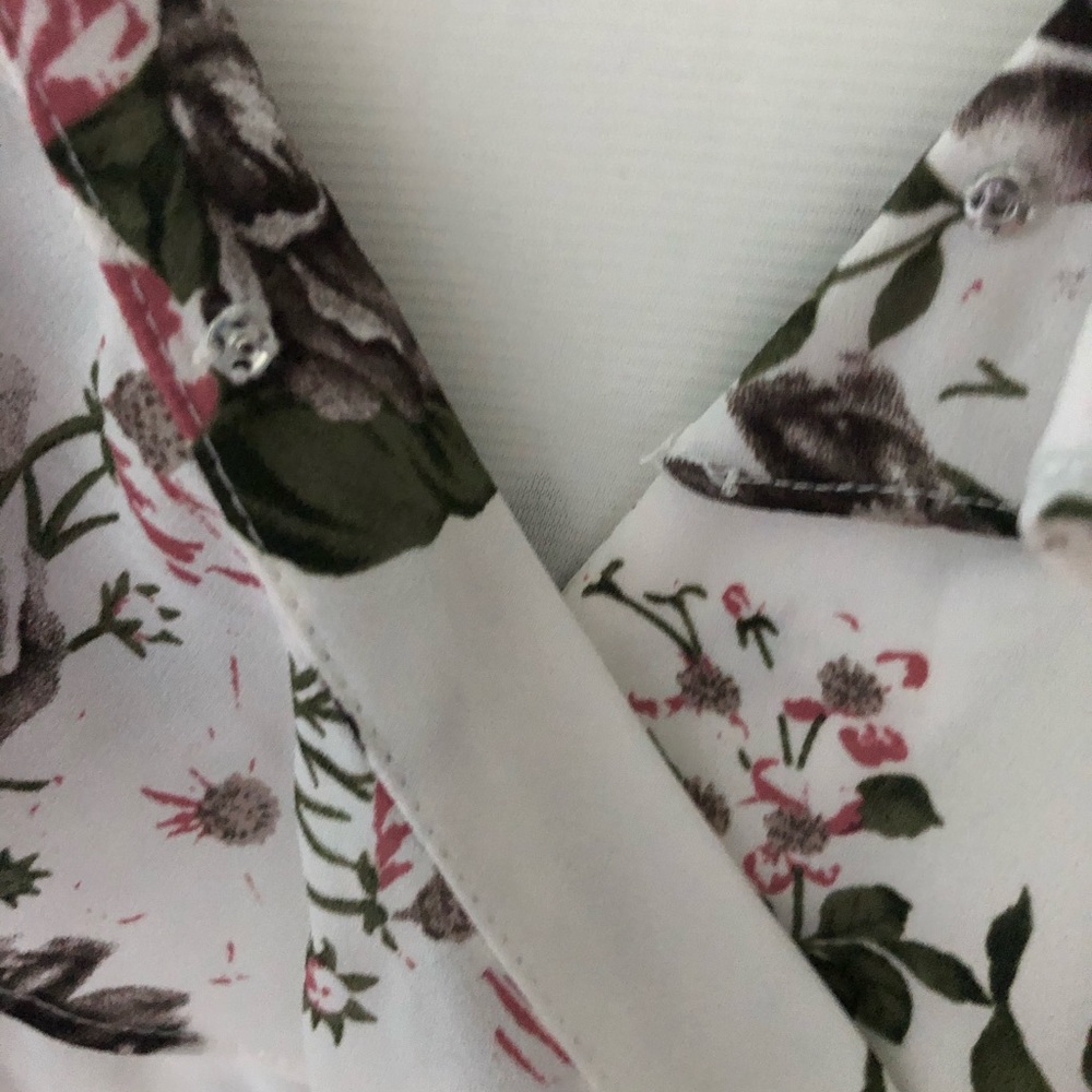 Floral sleeveless blouse - Picture 2 of 4